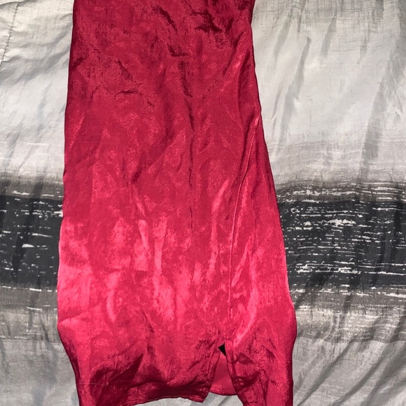 Satin Red Mini Dress with Thigh Slit - Picture 4 of 4